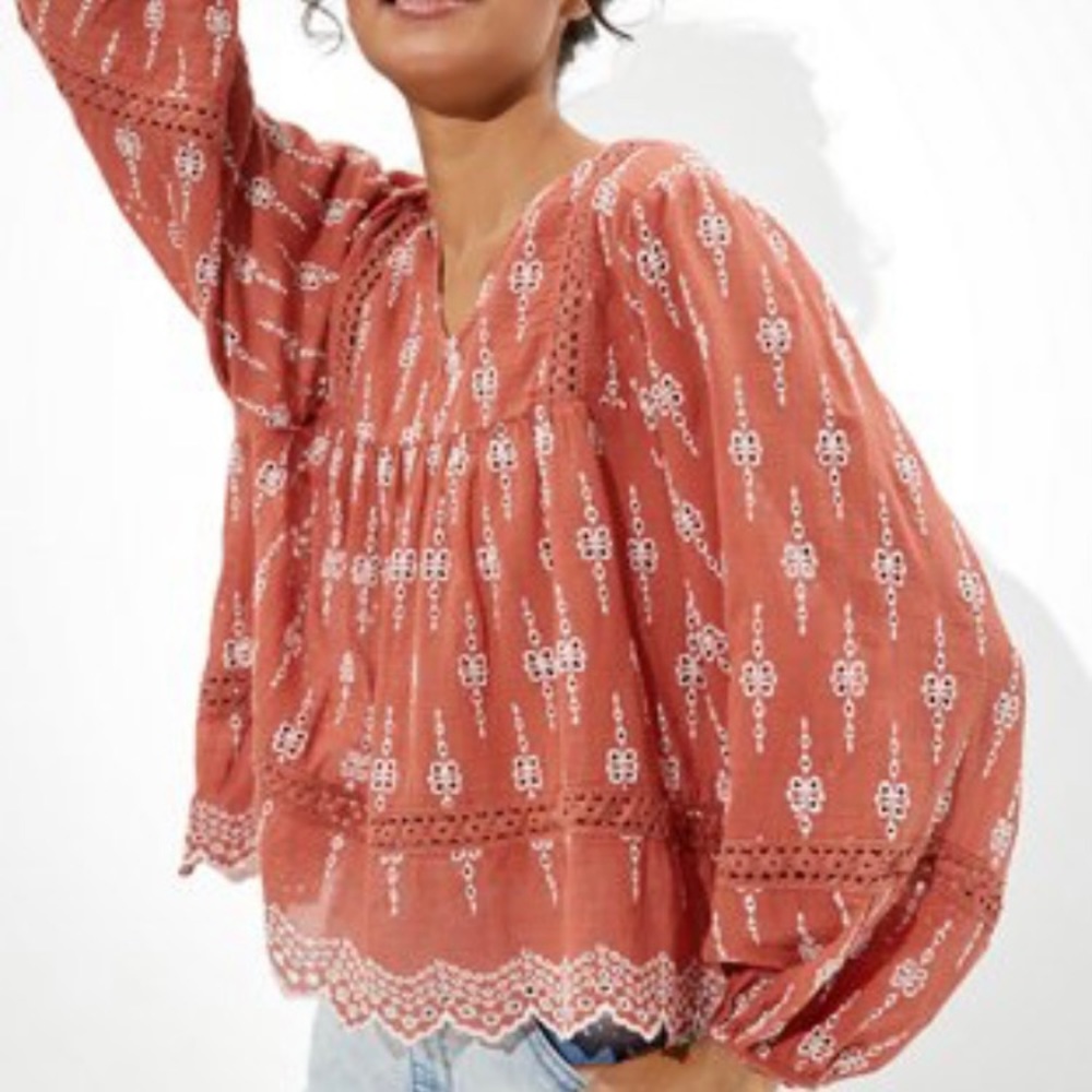 American Eagle pullover top  BOHO design  EUC